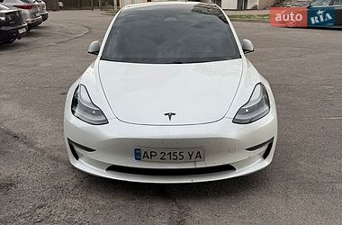 Tesla Model 3  2021