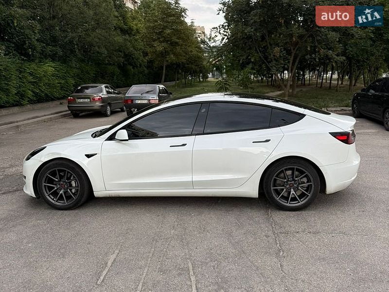 Седан Tesla Model 3 2021 в Запоріжжі