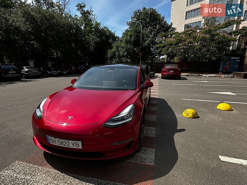 Седан Tesla Model 3 2018 в Одесі