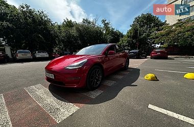 Седан Tesla Model 3 2018 в Одесі