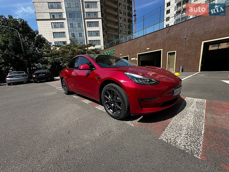 Седан Tesla Model 3 2018 в Одесі