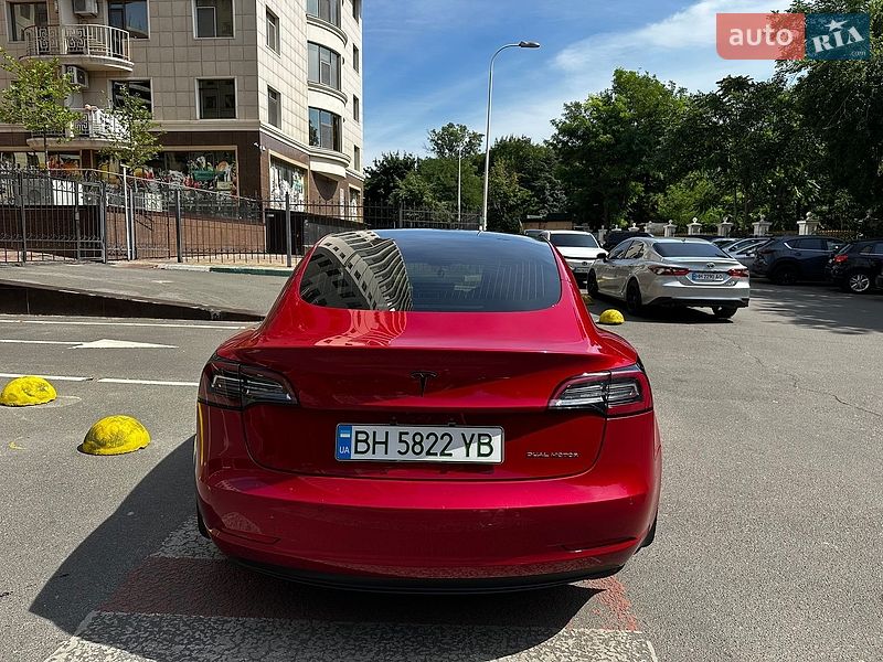 Седан Tesla Model 3 2018 в Одесі