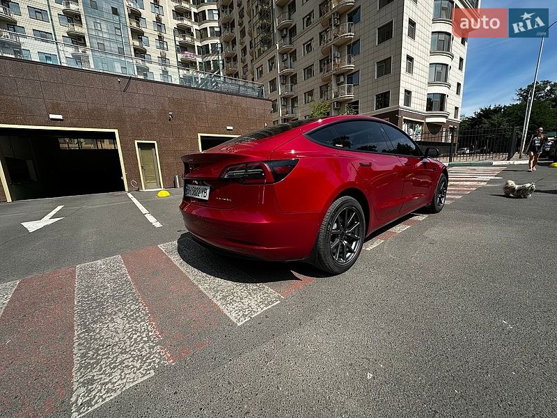 Седан Tesla Model 3 2018 в Одесі