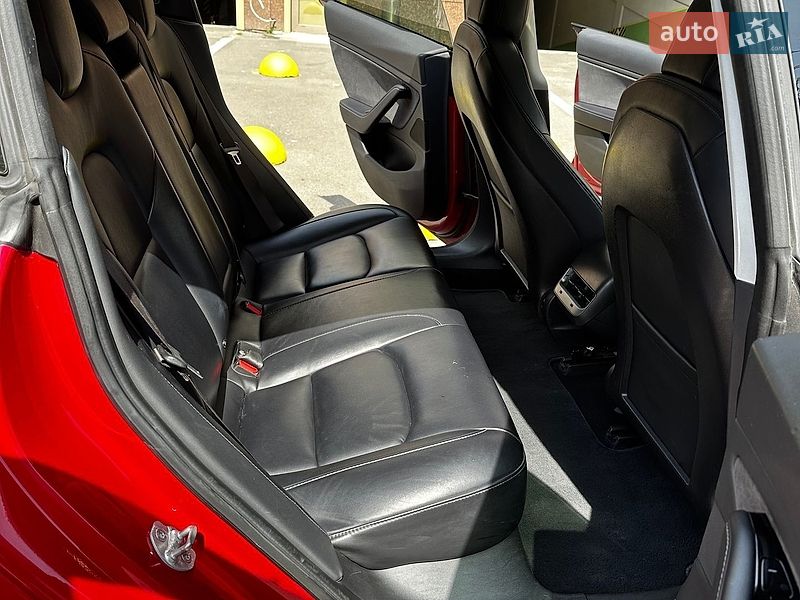 Седан Tesla Model 3 2018 в Одесі