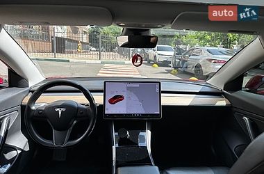 Седан Tesla Model 3 2018 в Одесі