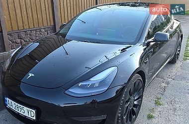 Tesla Model 3  2021