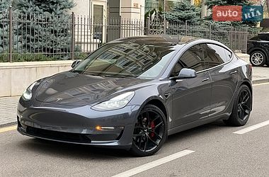 Tesla Model 3  2022