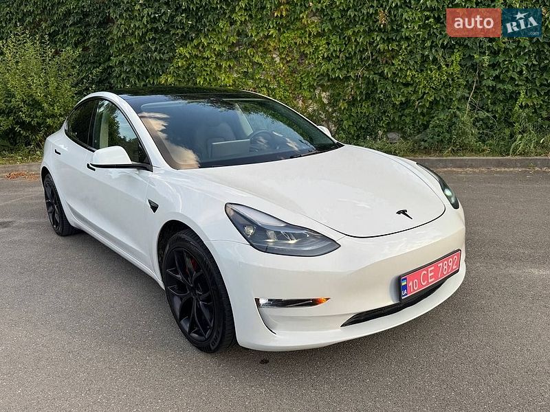 Седан Tesla Model 3 2023 в Киеве
