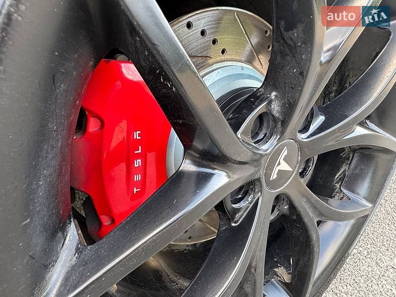 Седан Tesla Model 3 2023 в Киеве
