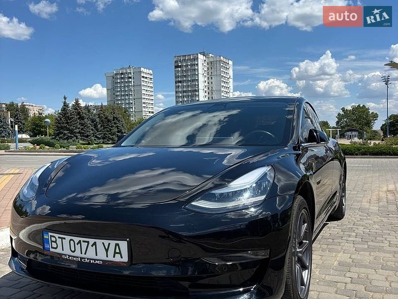 Седан Tesla Model 3 2019 в Одессе