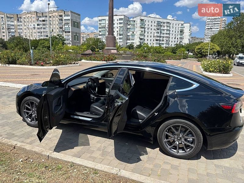 Седан Tesla Model 3 2019 в Одессе