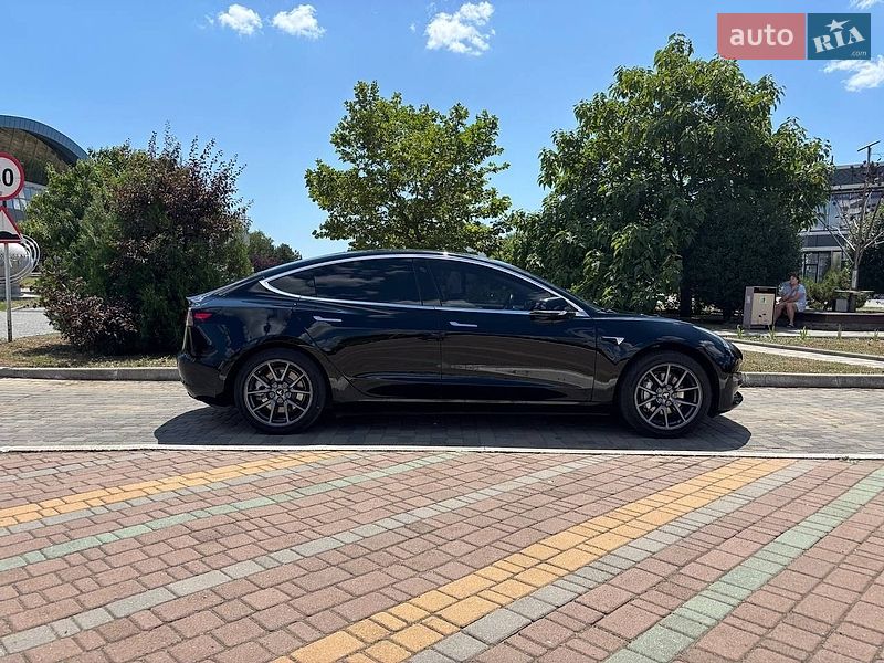 Седан Tesla Model 3 2019 в Одессе