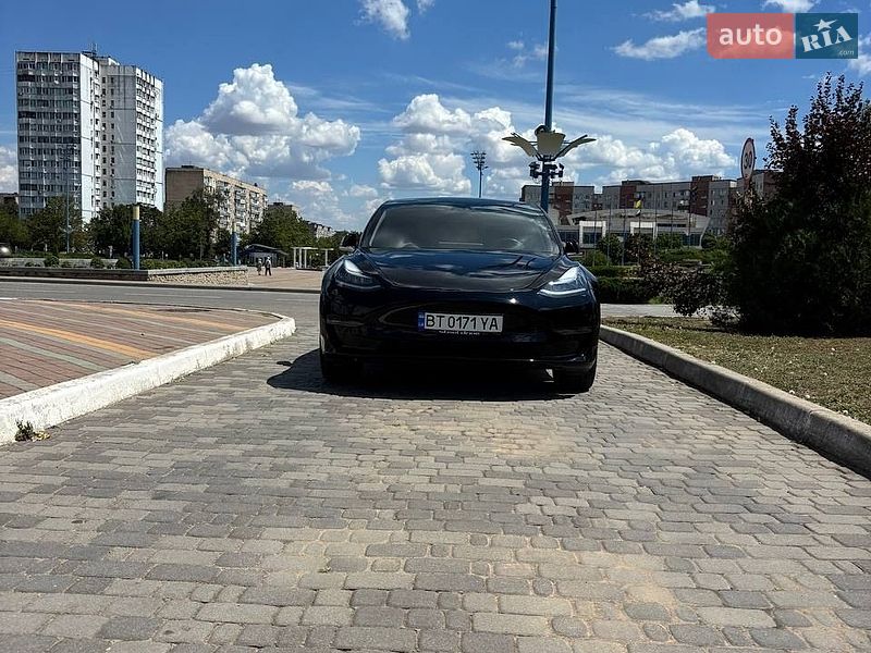 Седан Tesla Model 3 2019 в Одессе