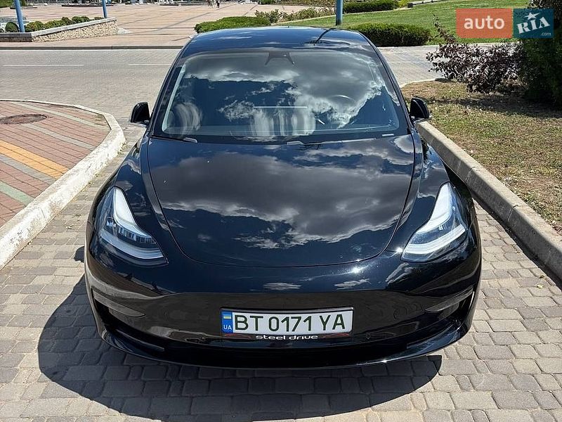 Седан Tesla Model 3 2019 в Одессе