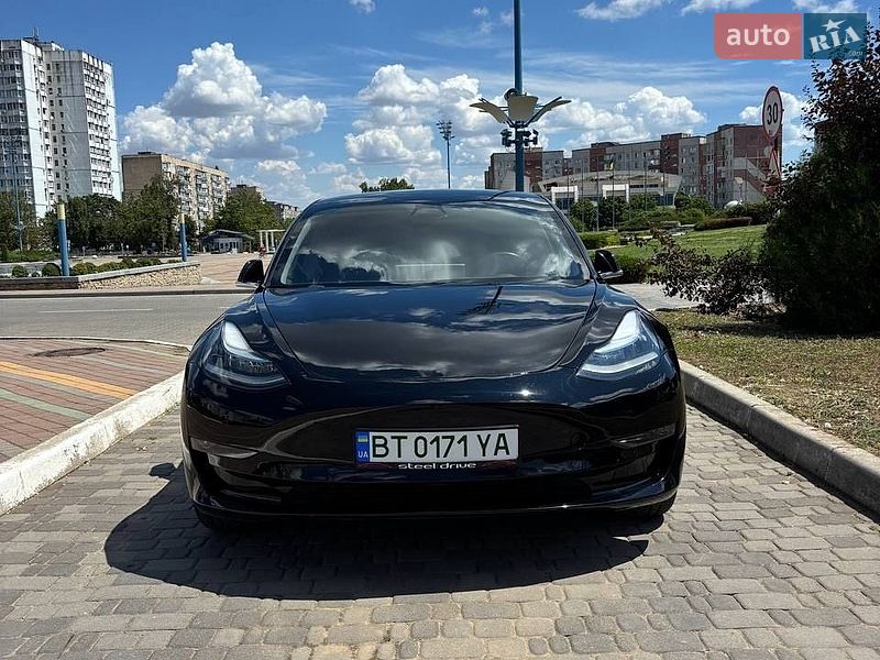Седан Tesla Model 3 2019 в Одессе