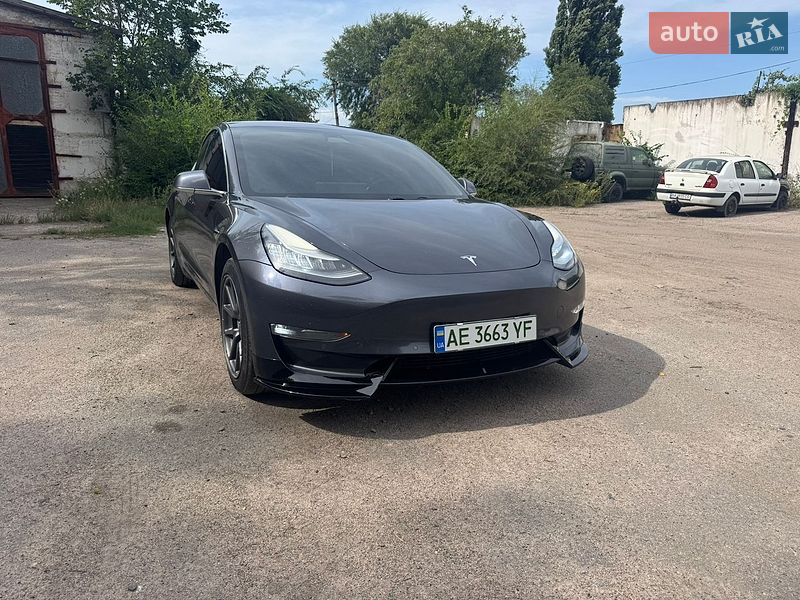 Tesla Model 3 2018