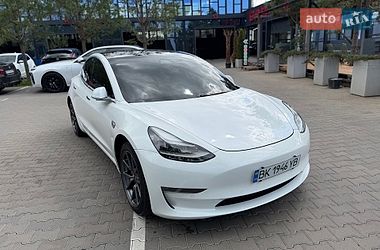 Tesla Model 3 2020