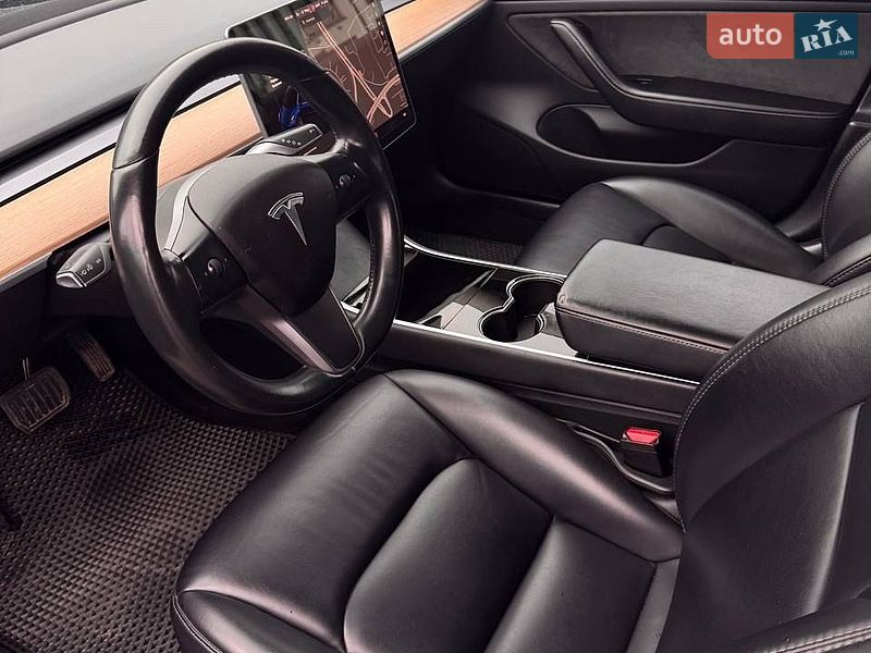 Седан Tesla Model 3 2018 в Львові фото 11 Седан Tesla Model 3 2018 в Львові