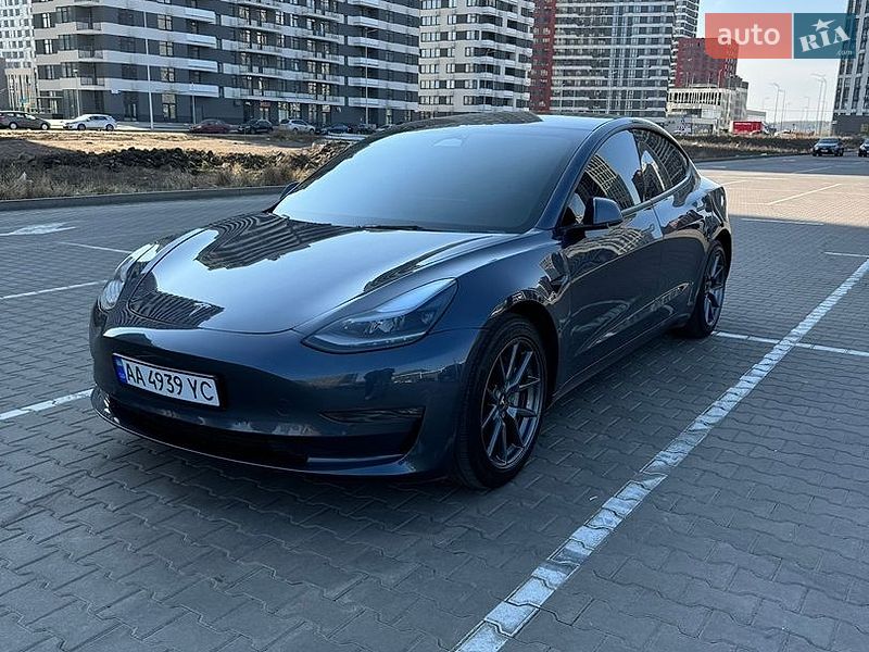 Tesla Model 3 2022