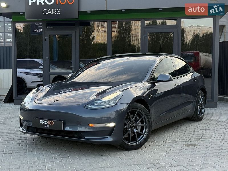 Седан Tesla Model 3 2022 в Києві