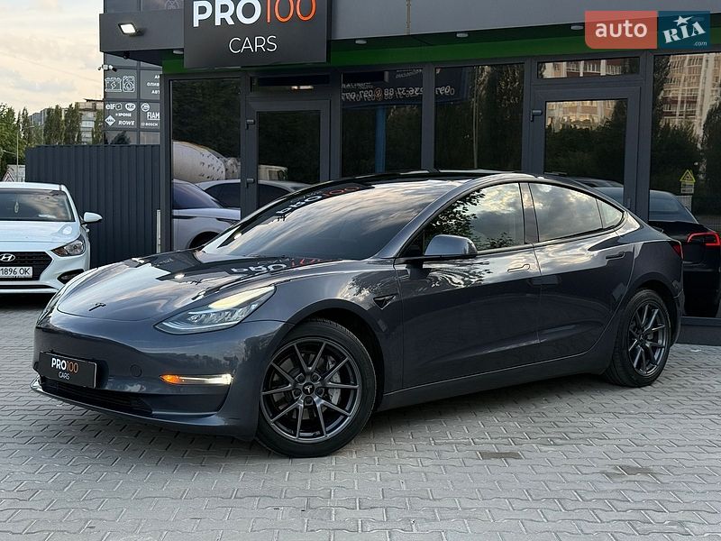 Седан Tesla Model 3 2022 в Києві