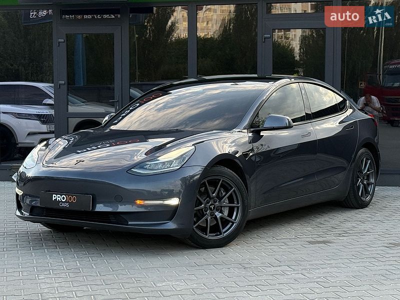 Седан Tesla Model 3 2022 в Києві