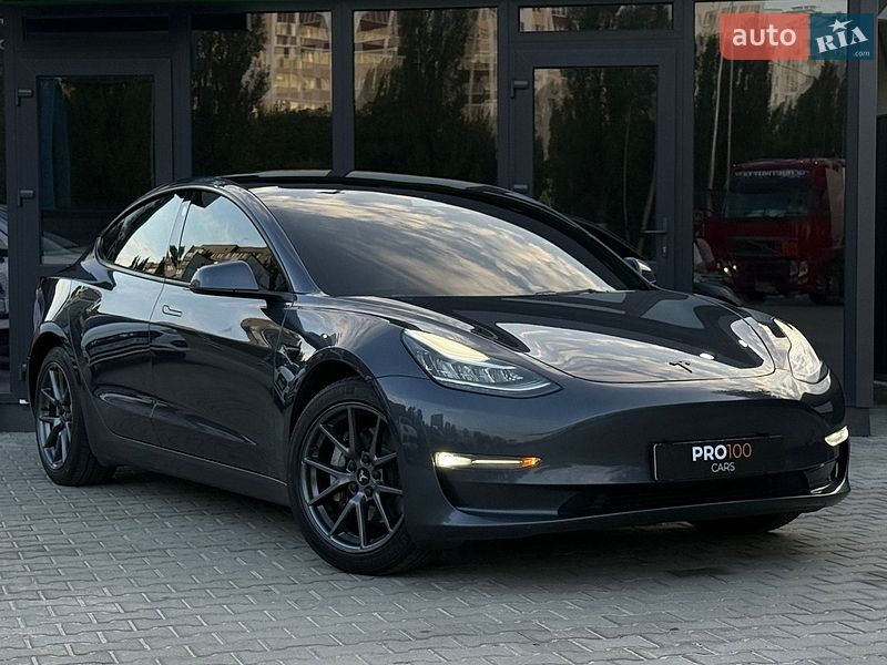 Седан Tesla Model 3 2022 в Києві