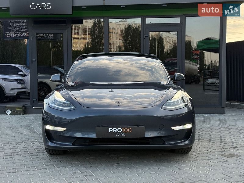Седан Tesla Model 3 2022 в Києві