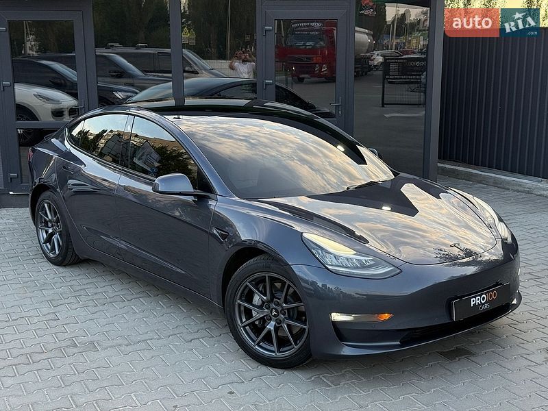 Седан Tesla Model 3 2022 в Києві