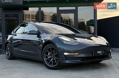 Седан Tesla Model 3 2022 в Києві