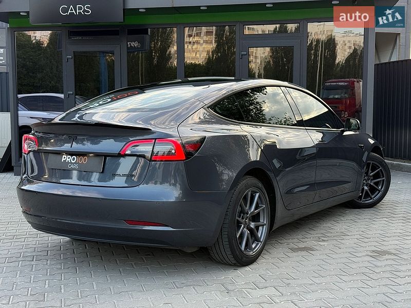Седан Tesla Model 3 2022 в Києві