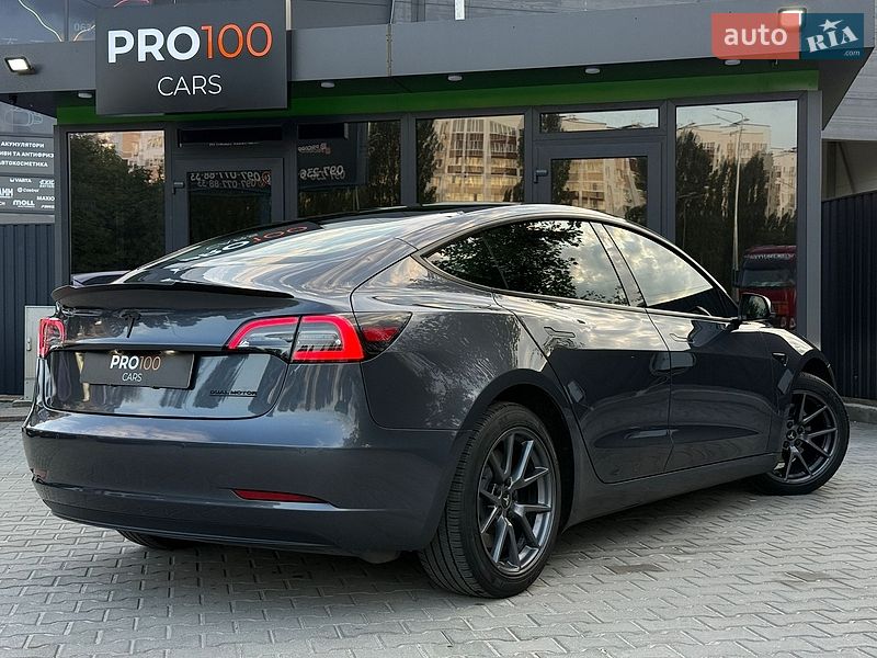 Седан Tesla Model 3 2022 в Києві