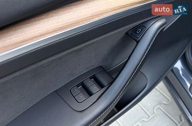 Седан Tesla Model 3 2022 в Києві