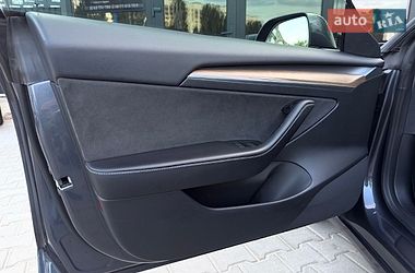 Седан Tesla Model 3 2022 в Києві