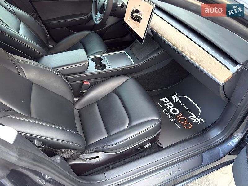 Седан Tesla Model 3 2022 в Києві