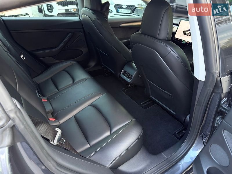 Седан Tesla Model 3 2022 в Києві
