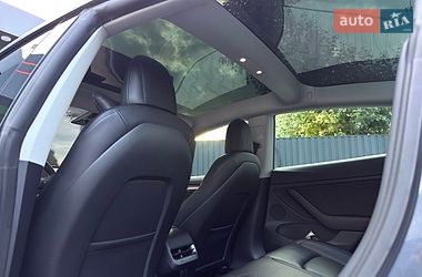 Седан Tesla Model 3 2022 в Києві