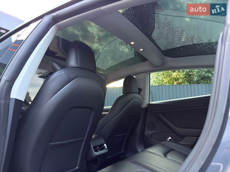 Седан Tesla Model 3 2022 в Києві