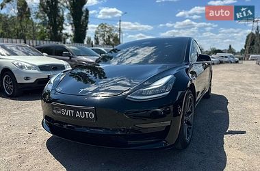 Tesla Model 3  2019