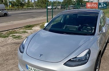 Tesla Model 3  2018