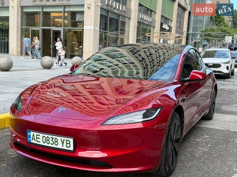 Седан Tesla Model 3 2025 в Днепре