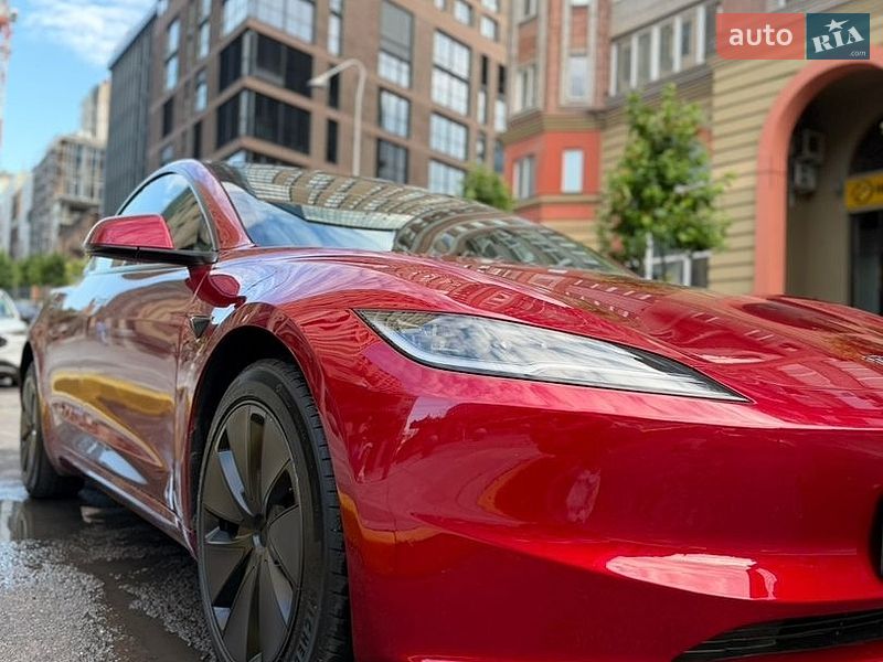 Седан Tesla Model 3 2025 в Днепре