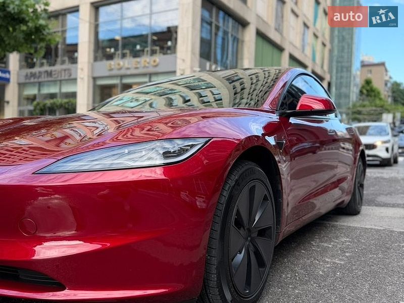 Седан Tesla Model 3 2025 в Днепре