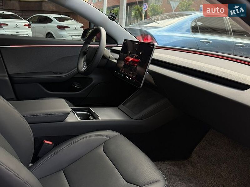 Седан Tesla Model 3 2025 в Днепре