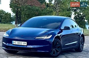 Tesla Model 3  2025