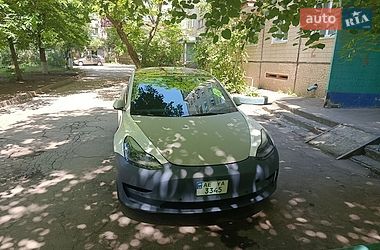 Tesla Model 3  2022
