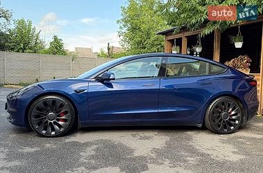Седан Tesla Model 3 2023 в Харкові
