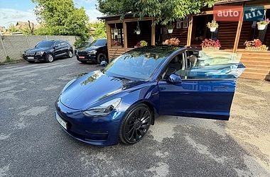 Седан Tesla Model 3 2023 в Харкові