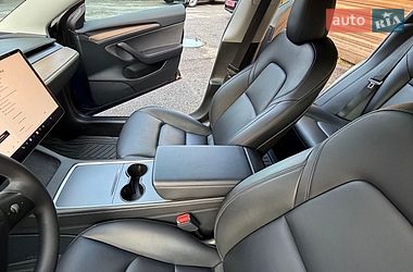 Седан Tesla Model 3 2023 в Харкові