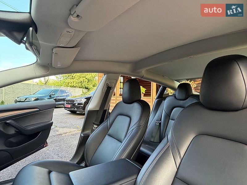 Седан Tesla Model 3 2023 в Харкові
